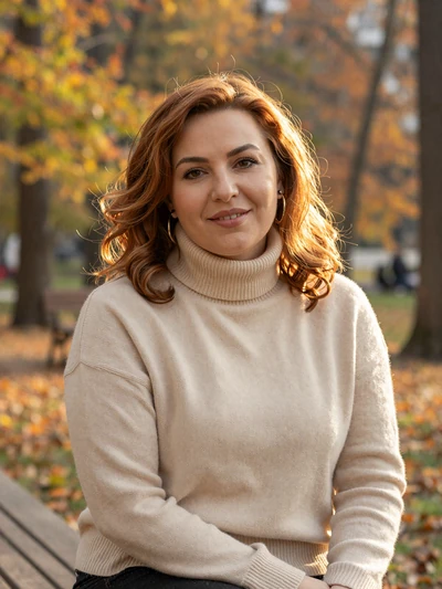 Dragana, 35-year-old Serbian woman from Novi Sad in an autumn park - Serbian women dating profile